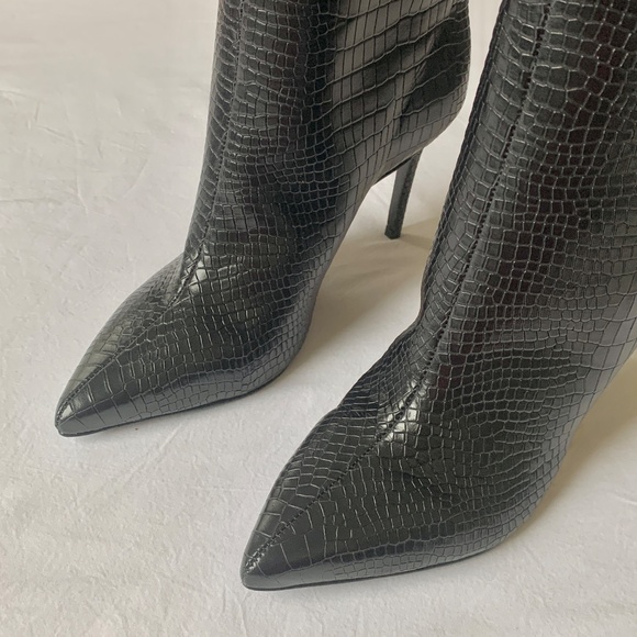 Schutz Maryana High Heel Leather Crocodile-Embossed Boot Black 7.5 - Picture 16 of 16